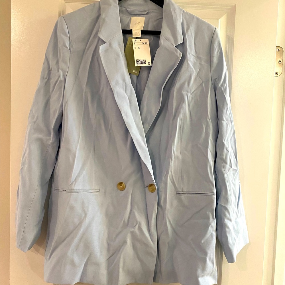 Blazer! H&M. A woman can never have too many blazers!